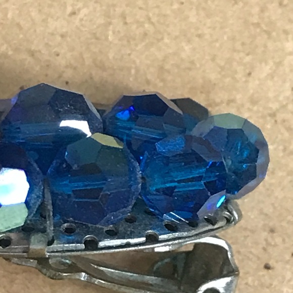 Vintage 50s 60s Blue Aurora Borealis Beaded Earrings Large Sparkly Beads Clip On - Picture 7 of 7